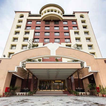 Grand Hotel Катманду Экстерьер фото