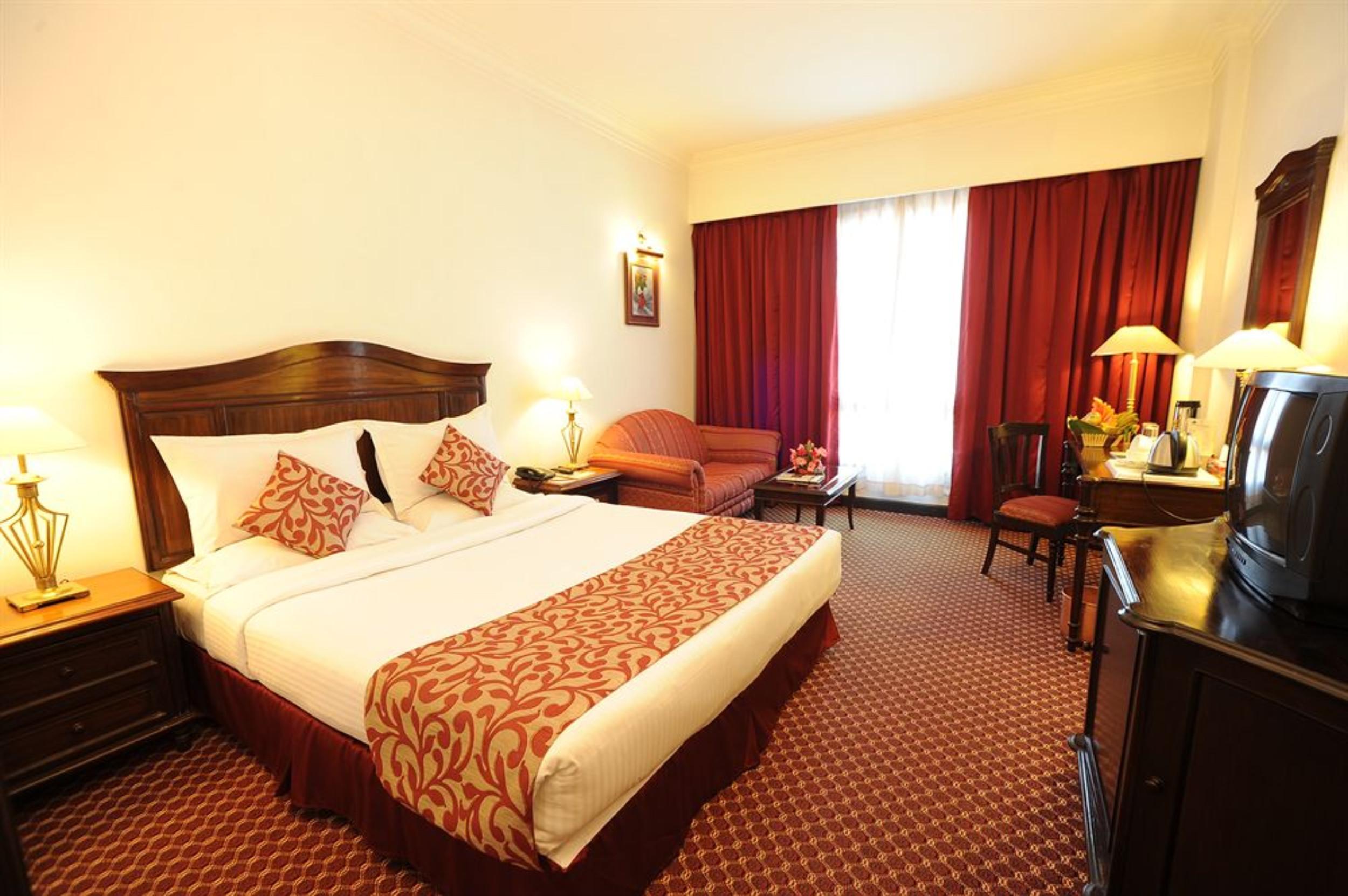 Grand Hotel Катманду Экстерьер фото