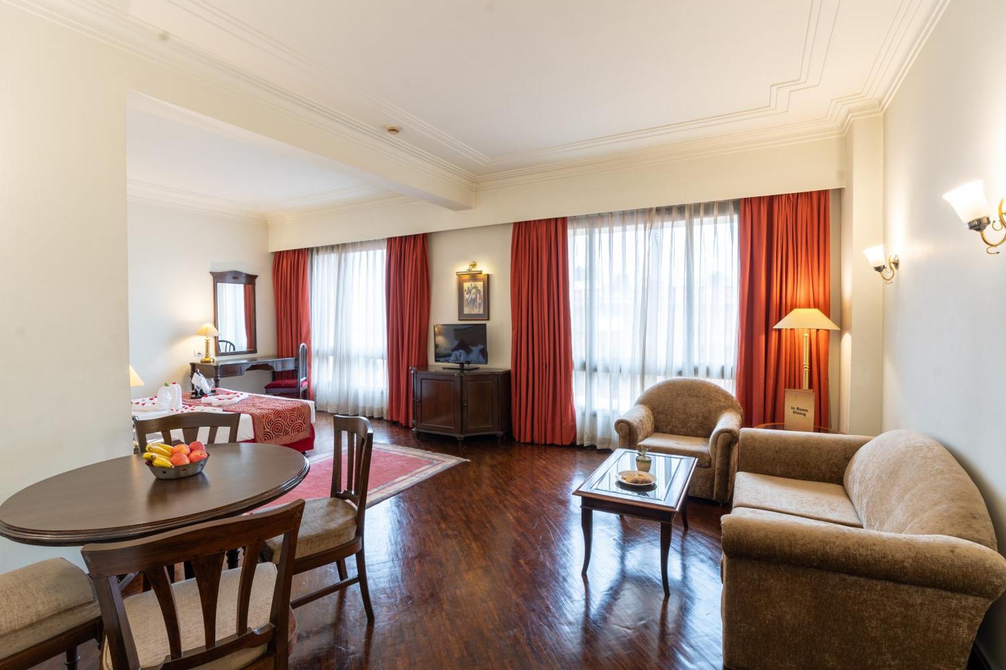 Grand Hotel Катманду Экстерьер фото