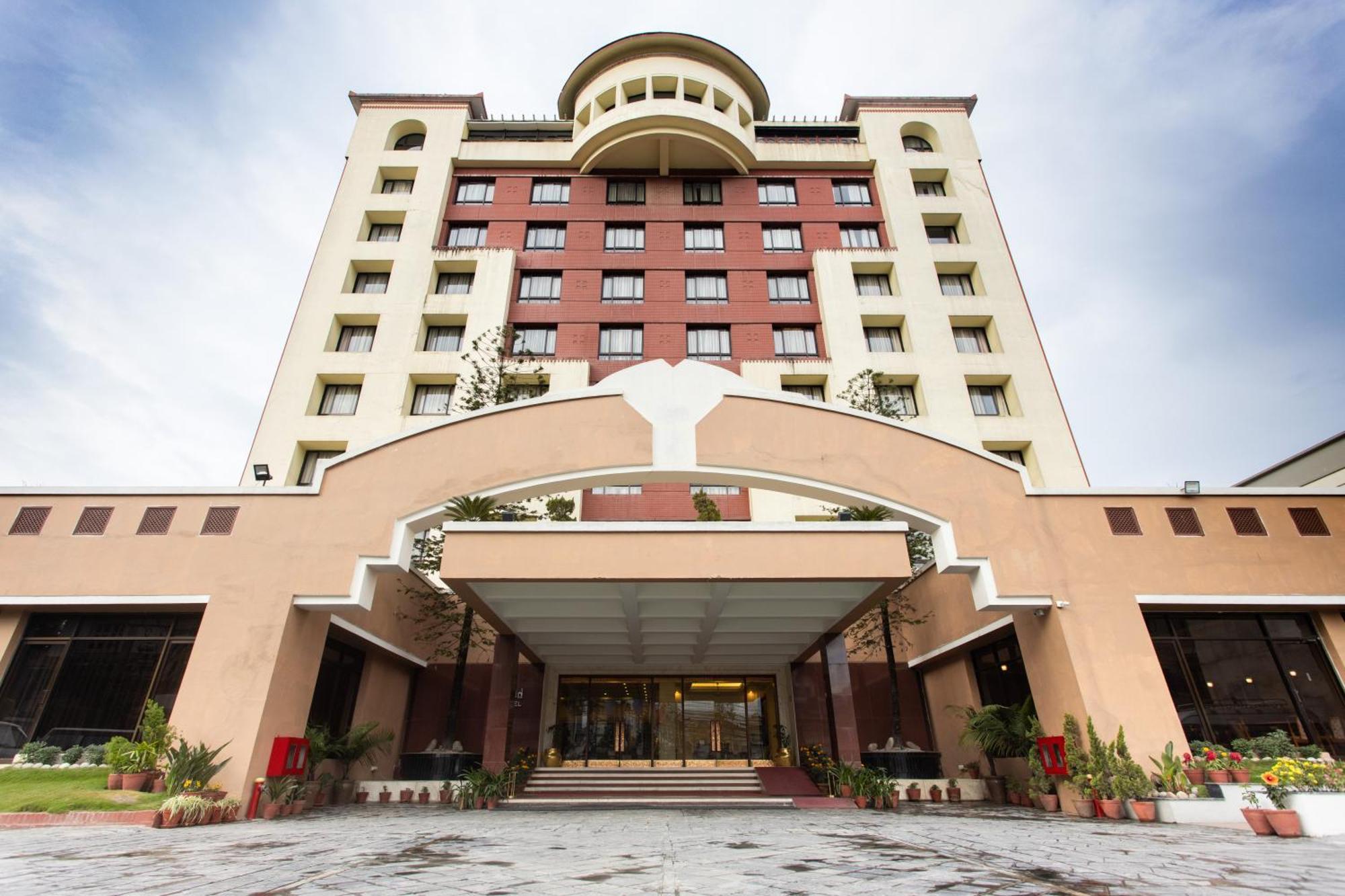 Grand Hotel Катманду Экстерьер фото